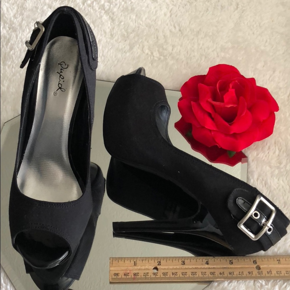 Black high heel.